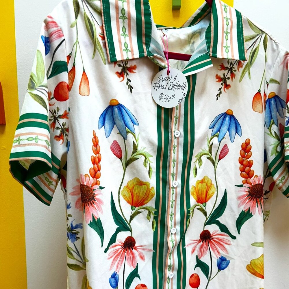 Men's Green & Floral Button-Up Size Medium